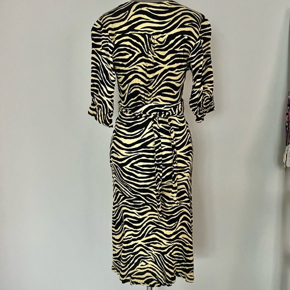 FAITHFULL THE BRAND - RAFA MIDI DRESS AMAIA ZEBRA PRINT PALE YELLOW SIZE 4 NWOT - Picture 9 of 12